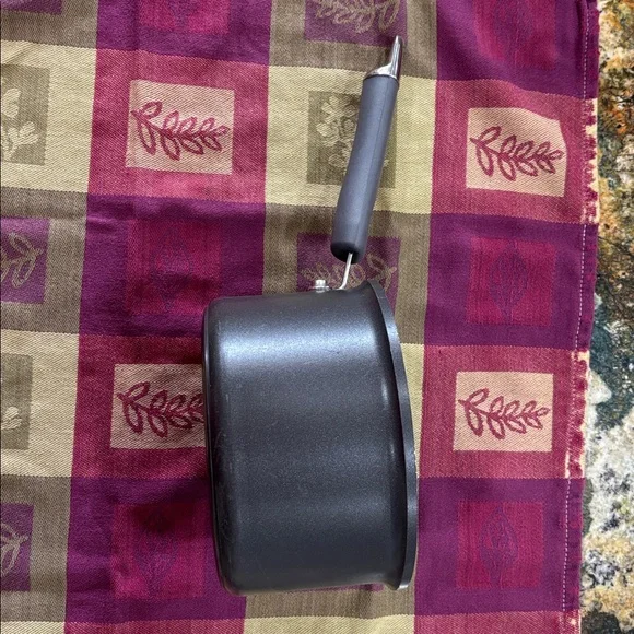 The Pampered Chef 2qt Hard-Anodized TI Nonstick Saucepan with lid - Picture 2 of 8
